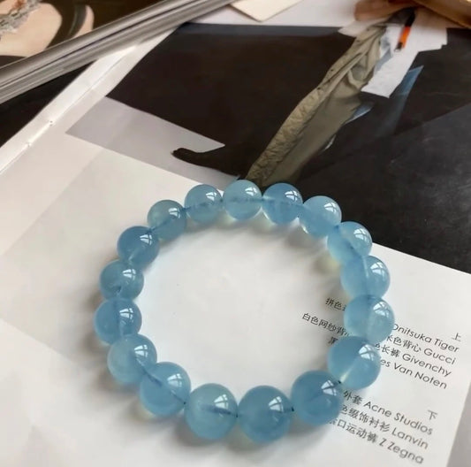 Natural Aquamarine Healing Bracelet – For Calmness, Courage & Clear Communication